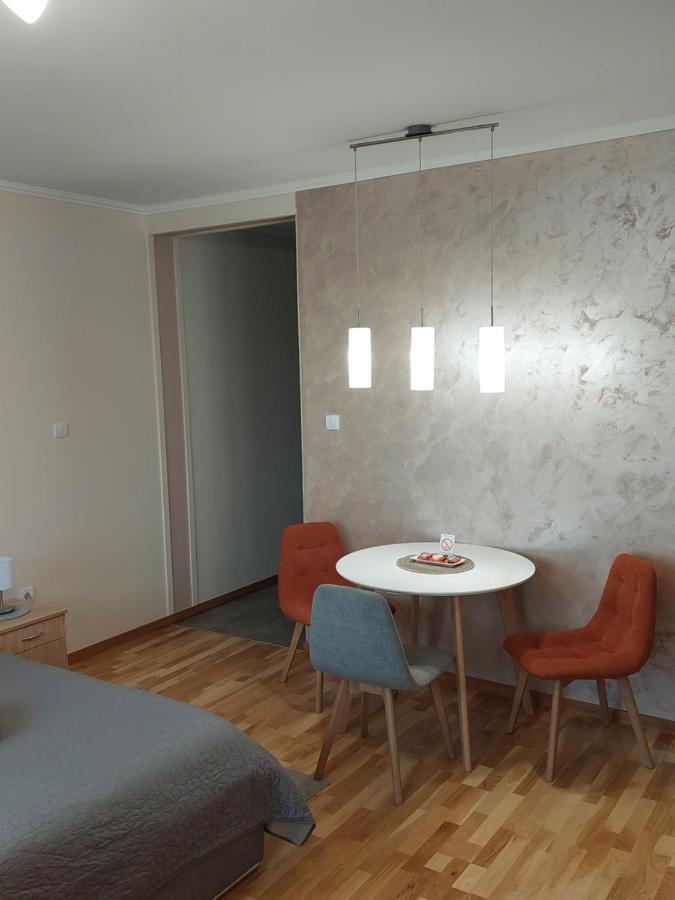 Appartamento Apartman Miluro Subotica Esterno foto