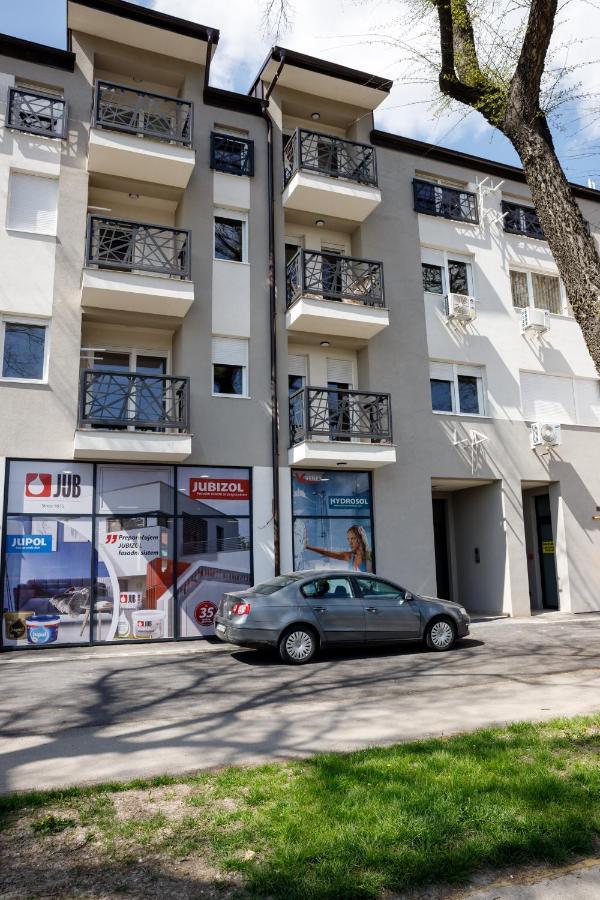 Appartamento Apartman Miluro Subotica Esterno foto